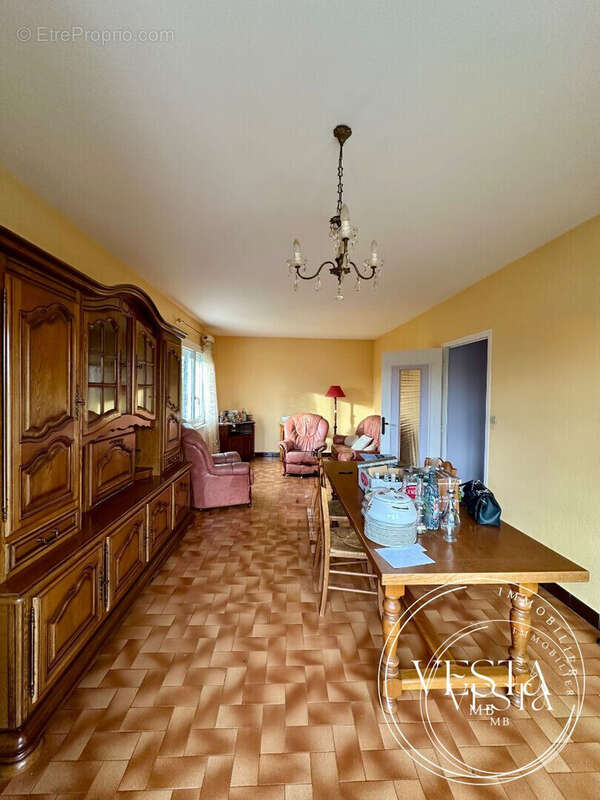 Maison à SAVIGNY-LE-SEC