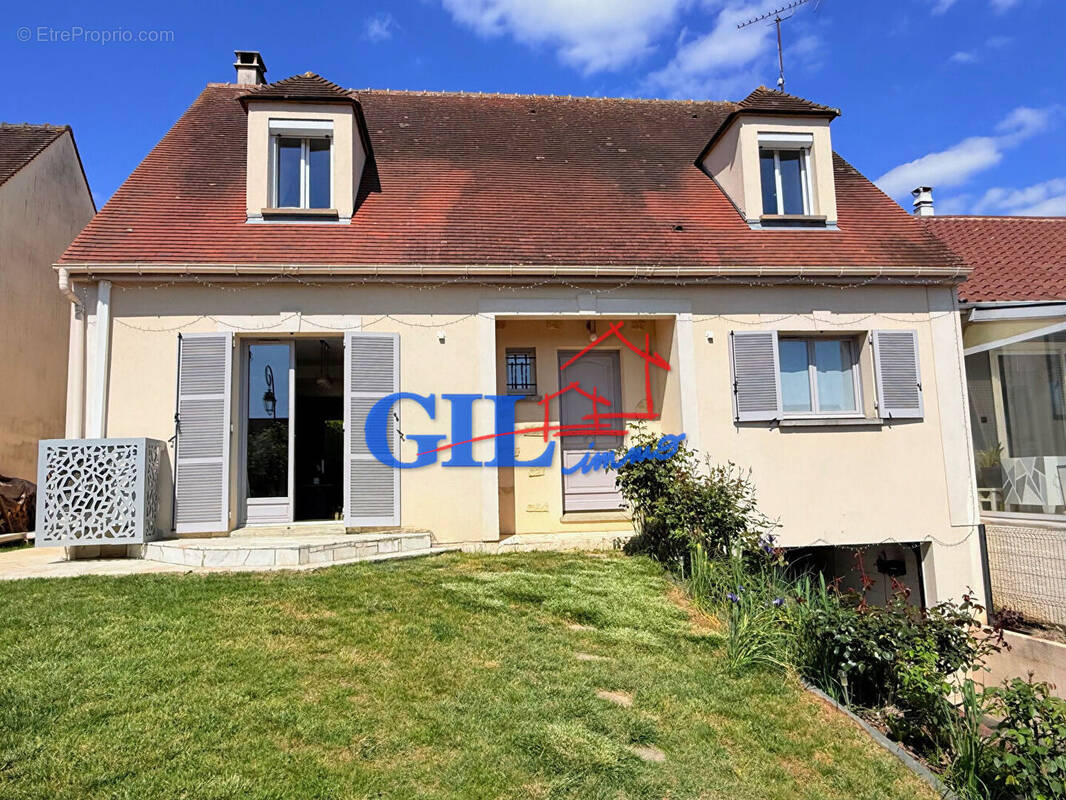 Maison à SAVIGNY-LE-TEMPLE