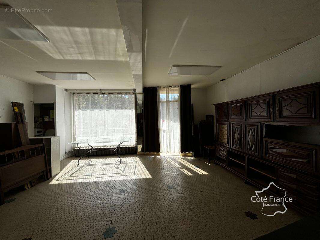 Maison à BAGNAC-SUR-CELE