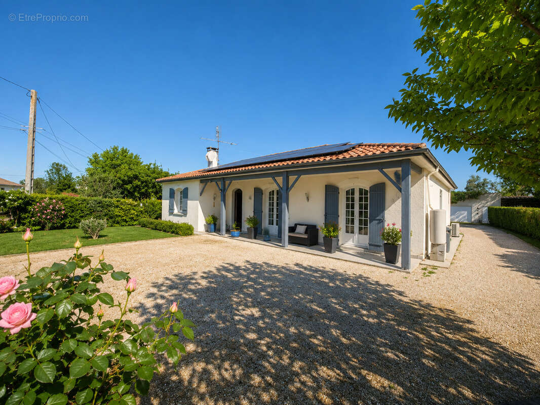 Maison à VIRAZEIL