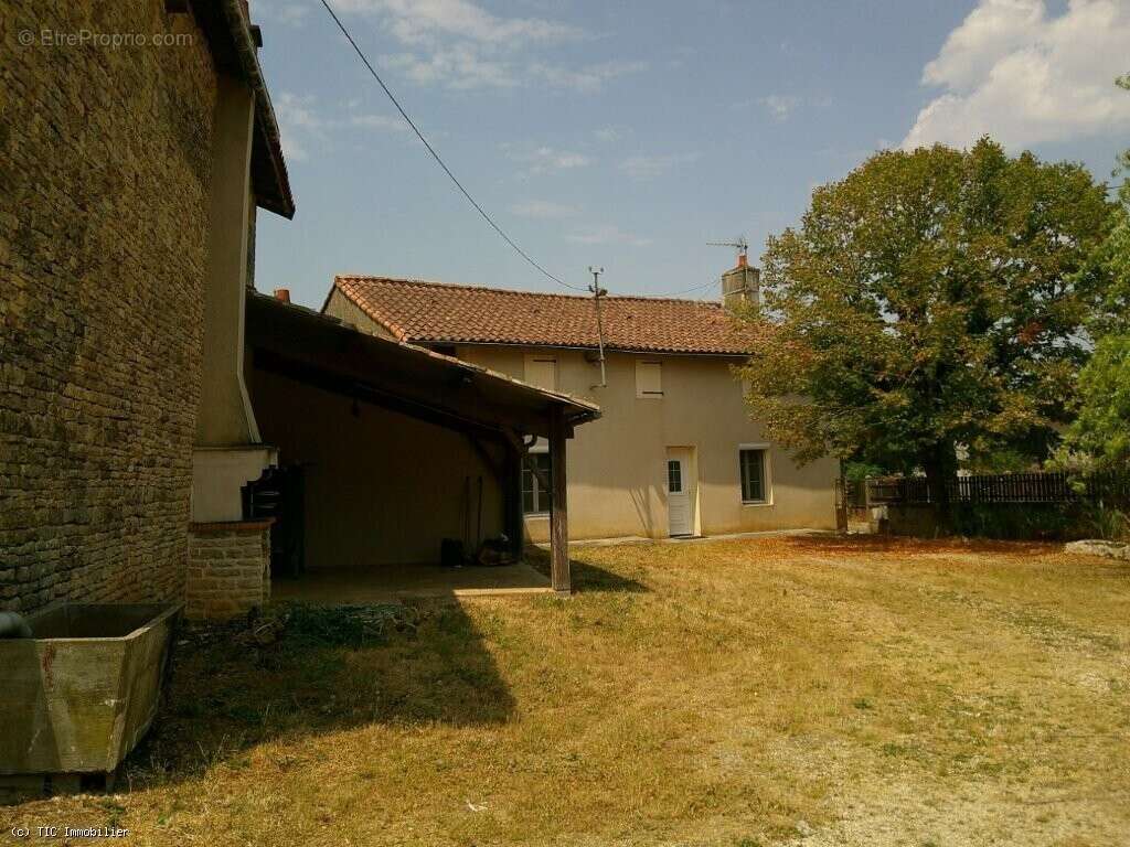 Maison de Campagne Avec Dépendances. Investissement Potentiel - photo 2