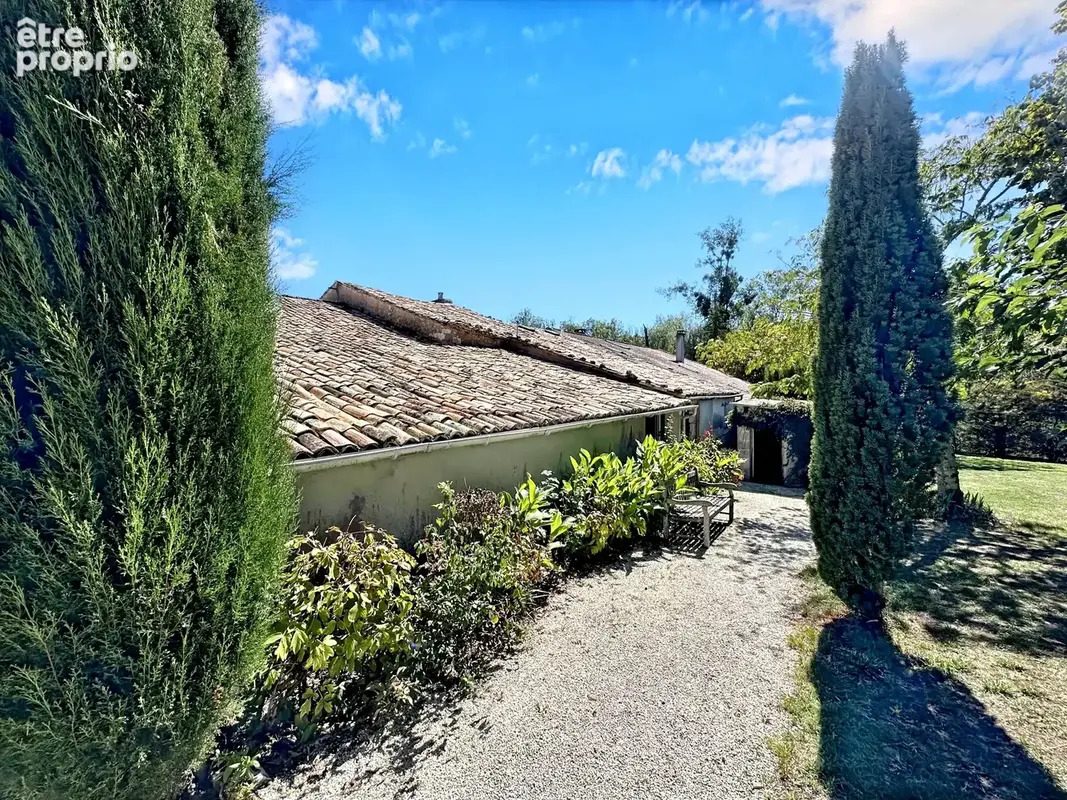Propriété du 19e - deux logements indépendants - piscine et terrain de 1,1 ha – estuaire de la gironde. - photo 8