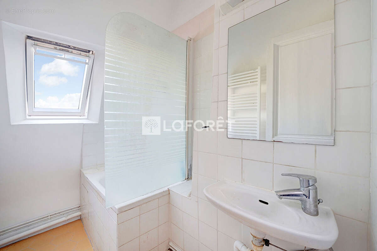 Appartement à PARIS-14E