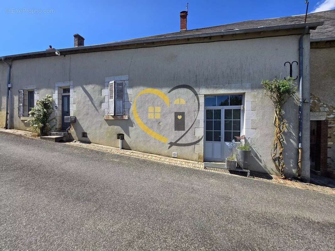 À vendre – Maison de village à Humbligny (18250) - photo 7