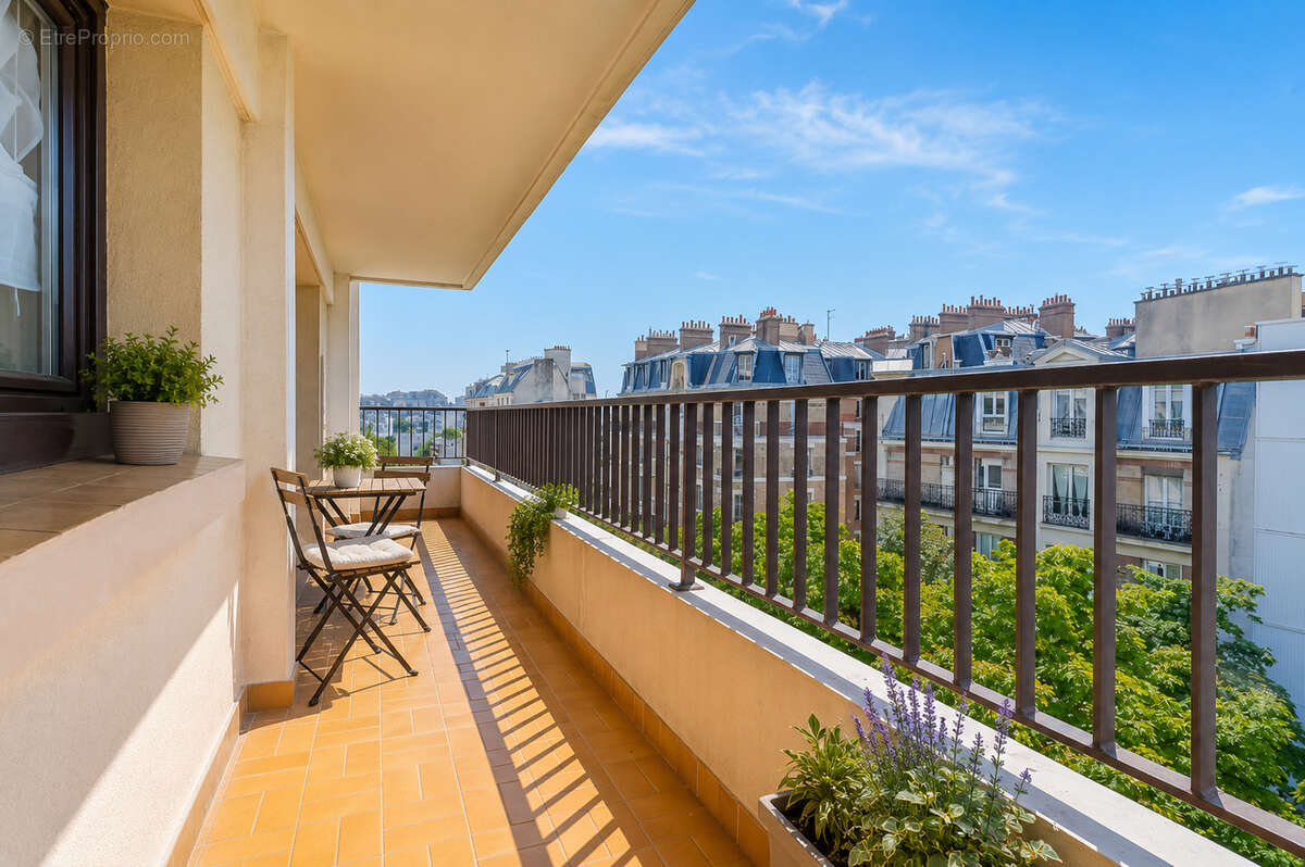 Appartement à PARIS-19E
