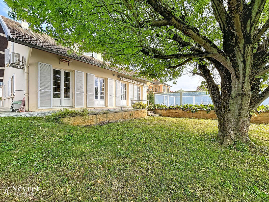 Maison à DECINES-CHARPIEU