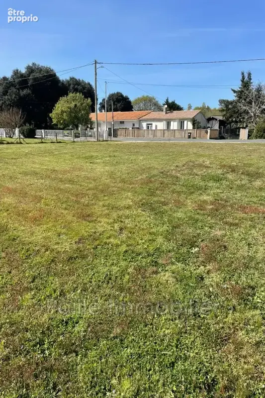 Terrain à GRAYAN-ET-L'HOPITAL