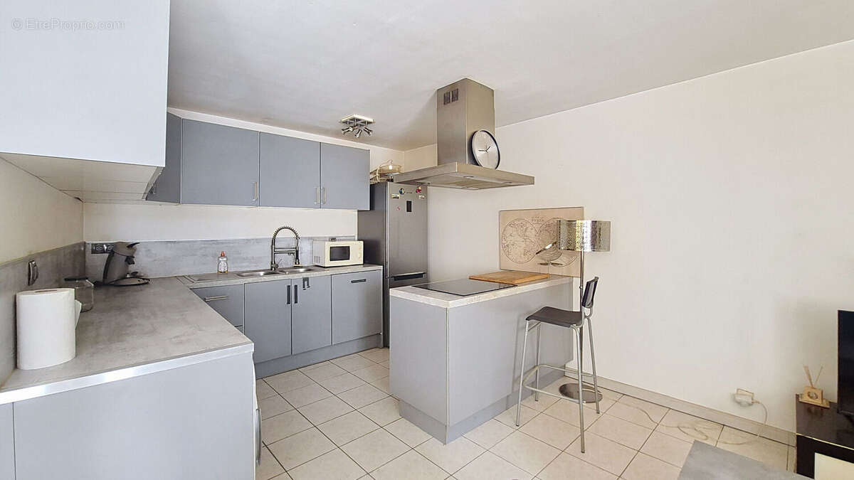 Appartement Aubagne 2 pièces VENDU LOUE - photo 2