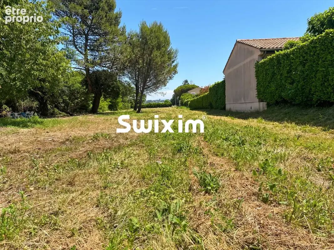 Terrain à MONTELIMAR