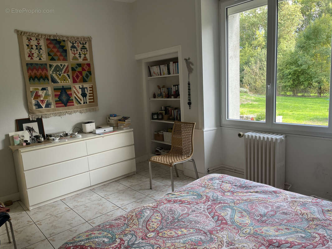 Maison à SAINT-LAURENT-DE-COGNAC