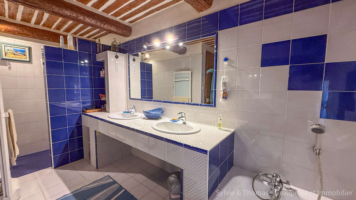 Maison à CADEROUSSE