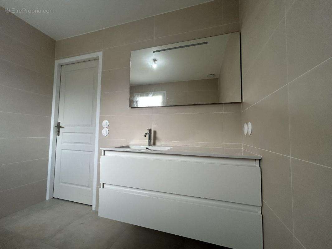 Maison à SAINTE-EULALIE-EN-BORN