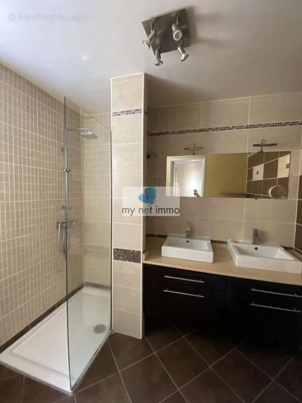 Maison à PETIT-BOURG