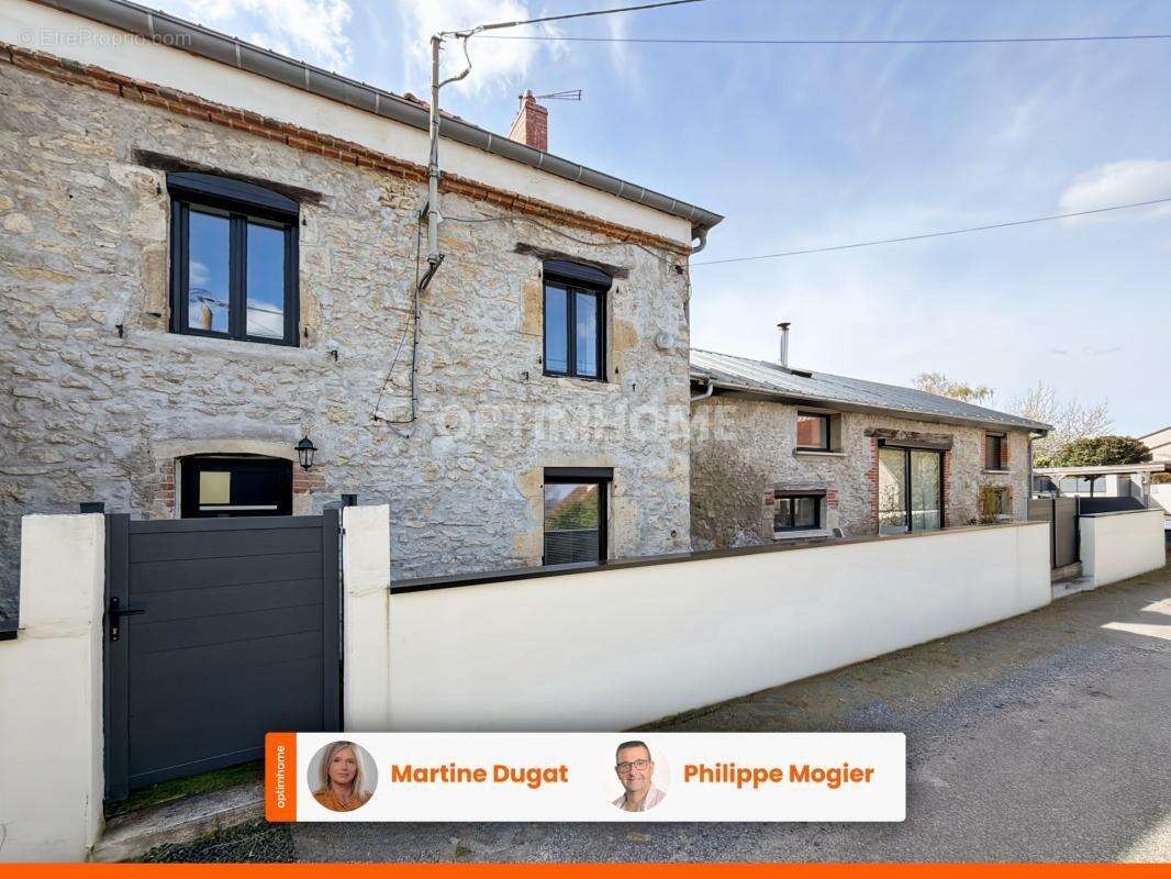 Ancienne maison en pierre entièrement rénovée qui conjugue authenticité et prestations contemporaines avec piscine - photo 2