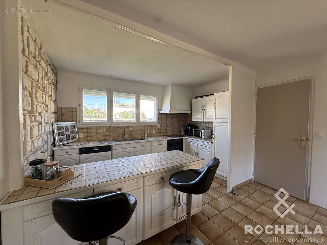 Maison 110 m² à La Rochelle  - photo 4