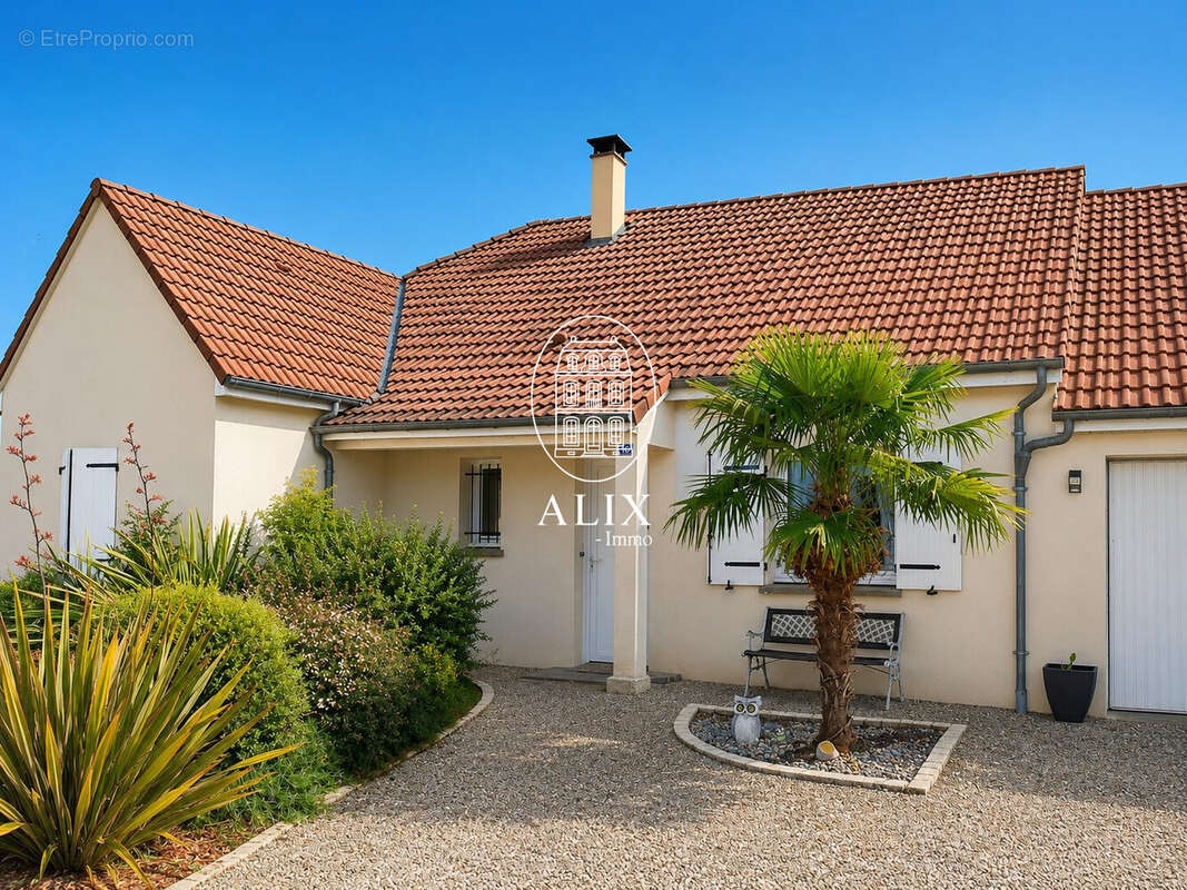 Maison à SAINT-DENIS-LES-PONTS