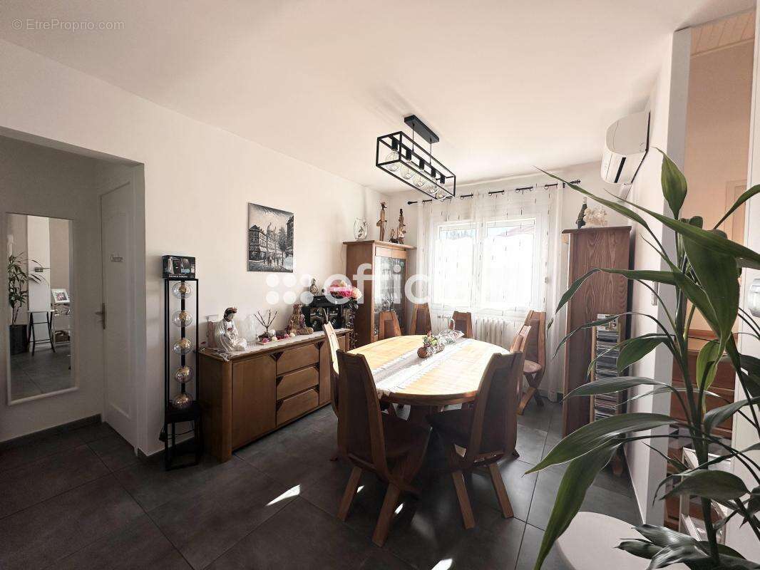 Maison à DECINES-CHARPIEU