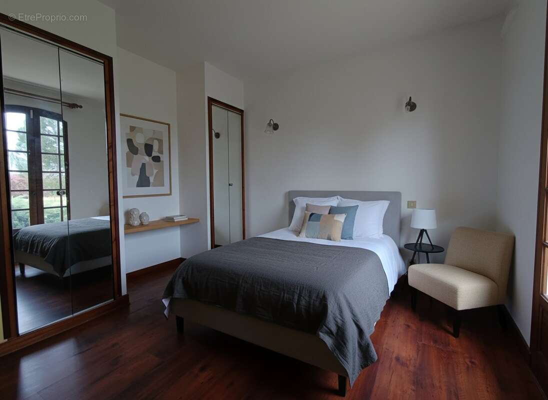 Maison sur demi-niveau spacieuse avec grand garage - photo 5