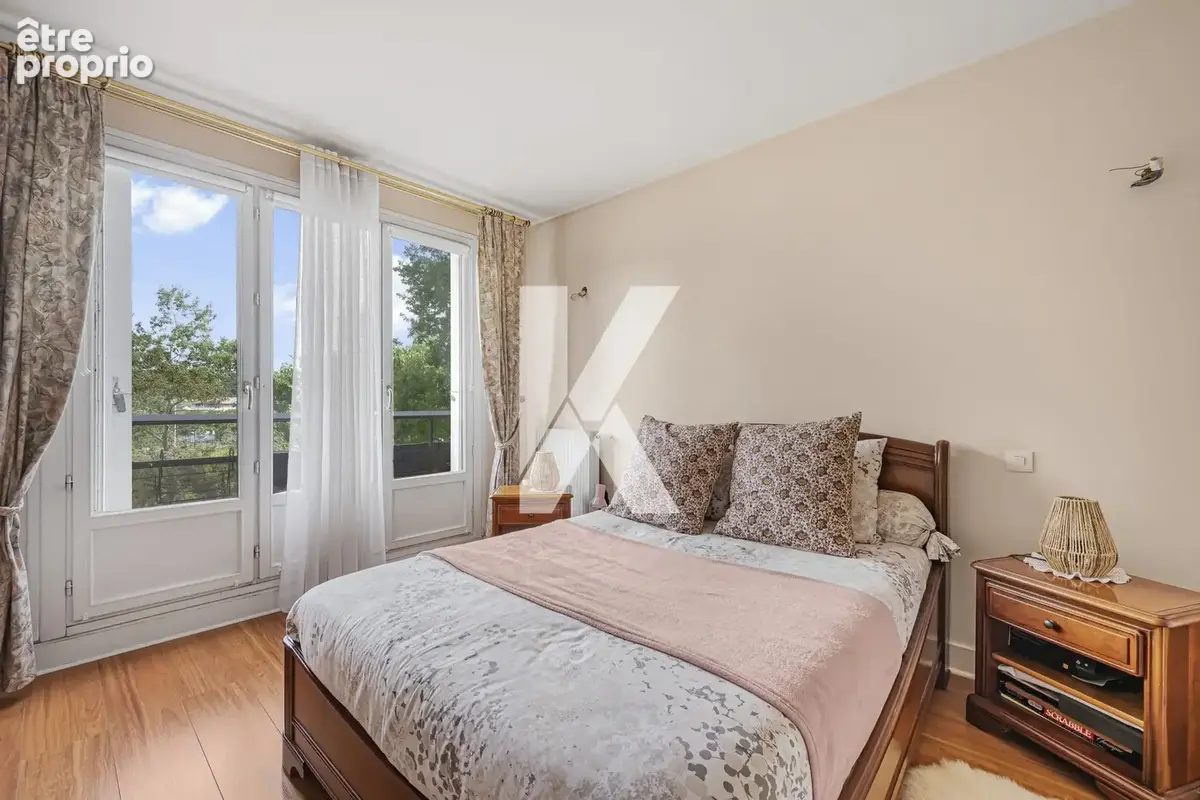 Chambre 2 avec dressing intégré