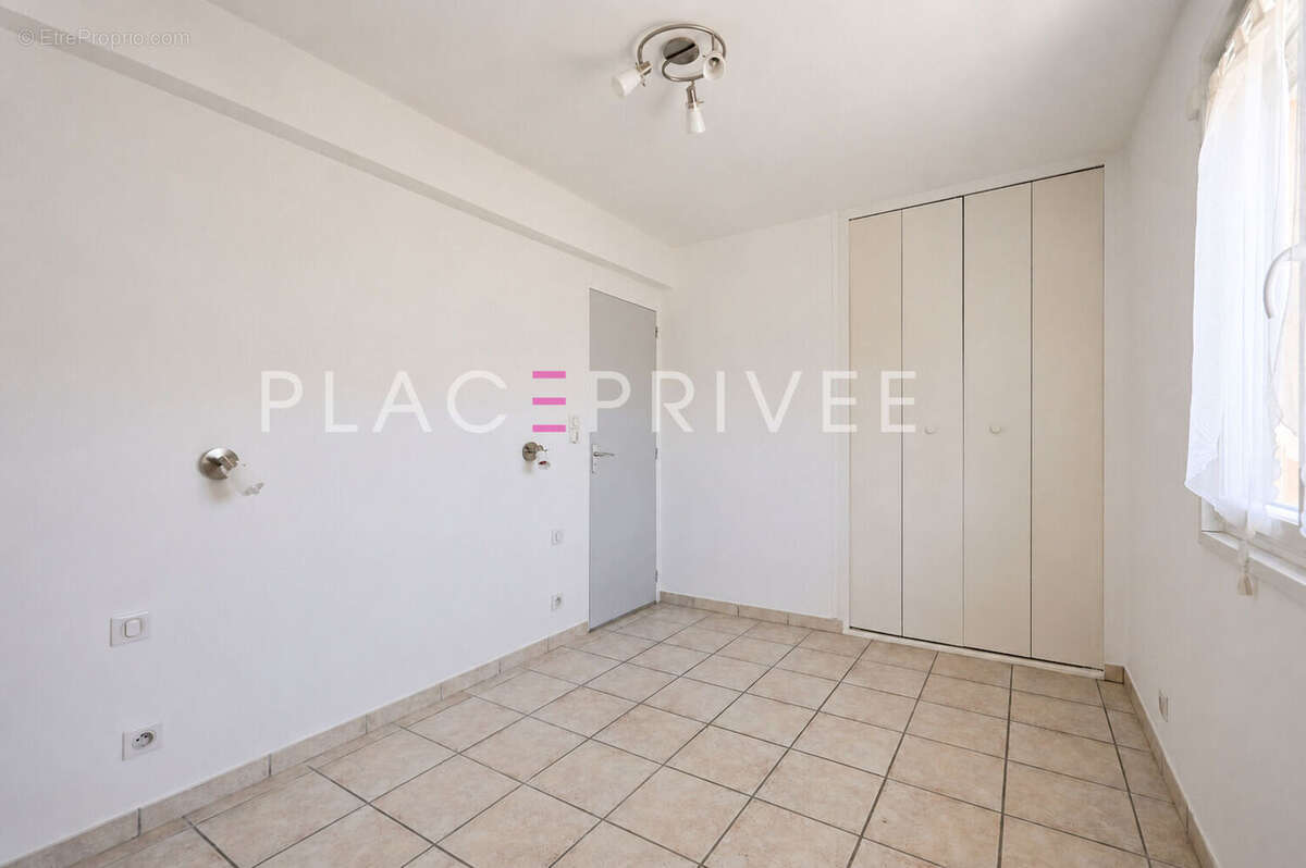 Maison avec jardin et garage - photo 10