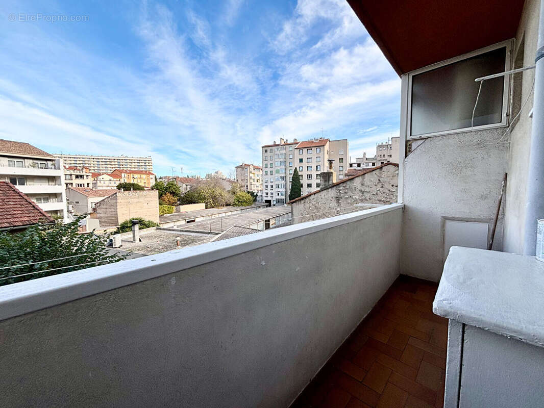 Appartement à MARSEILLE-5E
