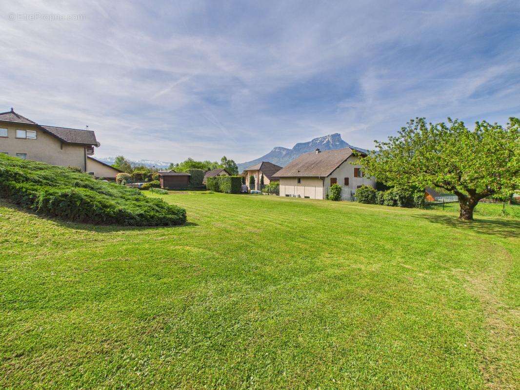 SAINT-JEOIRE-PRIEURÉ - Maison individuelle de plain-pied sur terrain de 1760 m² - photo 21
