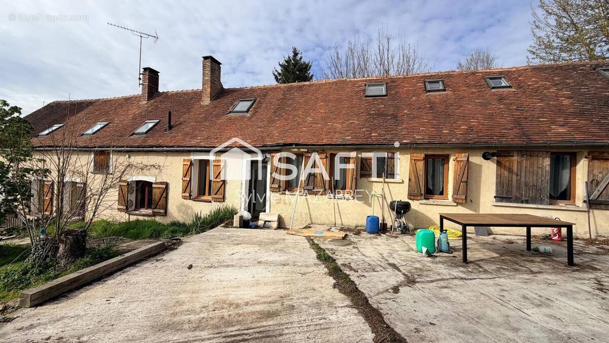 Photo 1 - Maison à VILLENEUVE-L'ARCHEVEQUE
