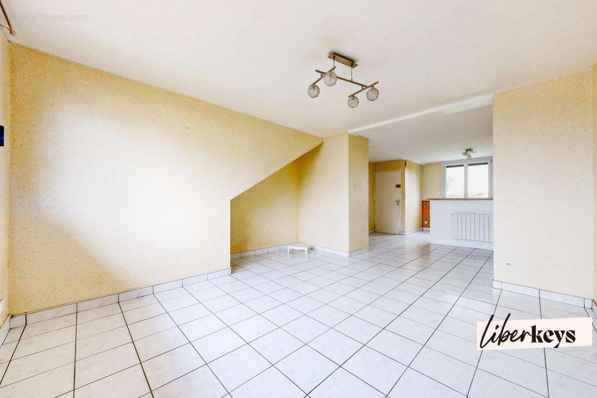 Appartement à NOYAL-CHATILLON-SUR-SEICHE