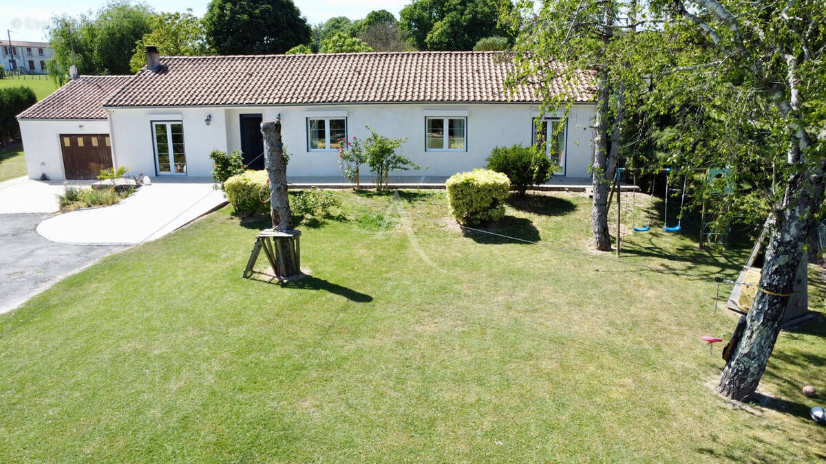 Maison à SAINTES