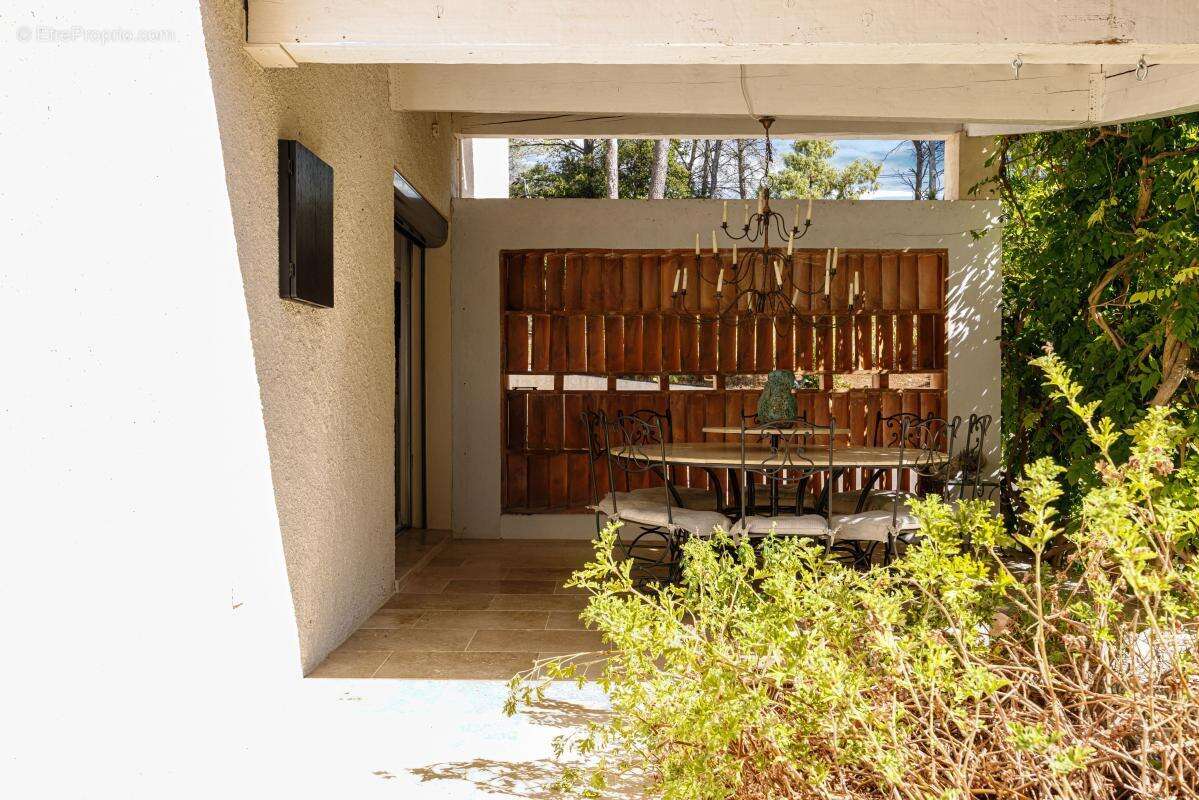 Maison à PUGET-SUR-ARGENS