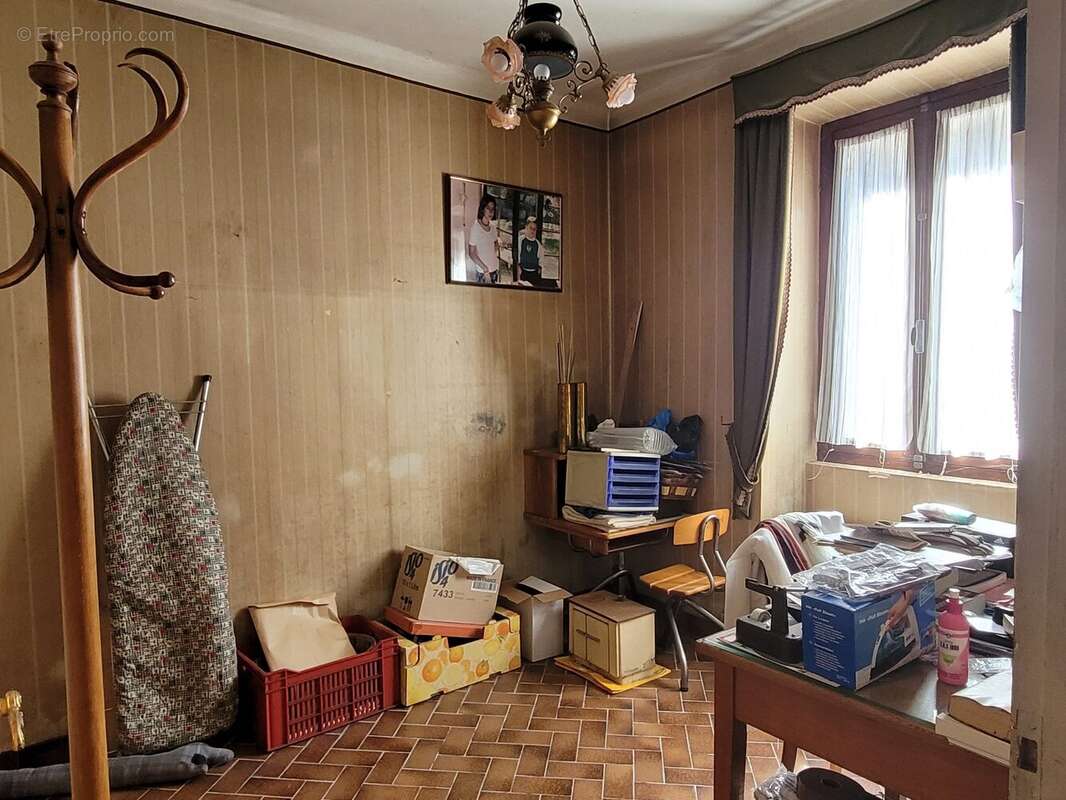 Maison à SAUVIAT-SUR-VIGE