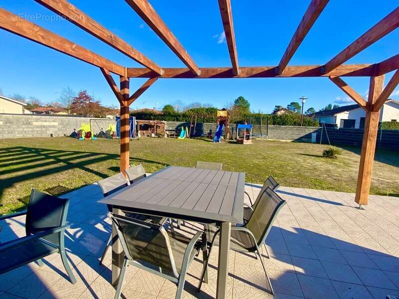 Maison à RION-DES-LANDES