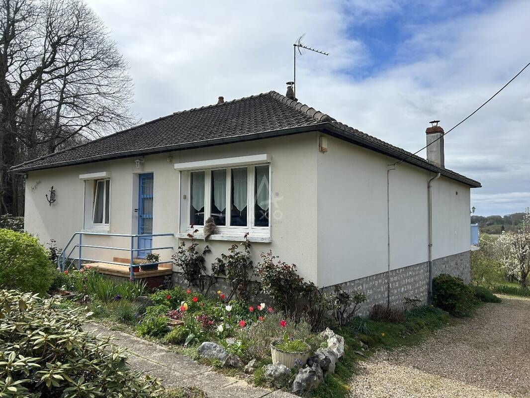 Maison à LA CHAPELLE-MONTLIGEON