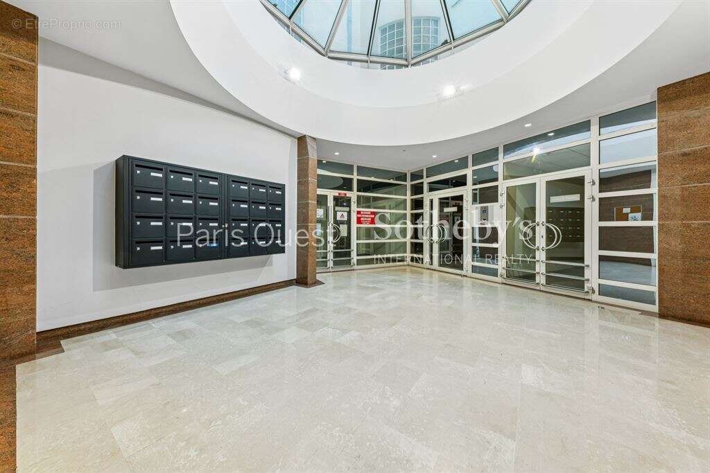 Appartement à PARIS-1E