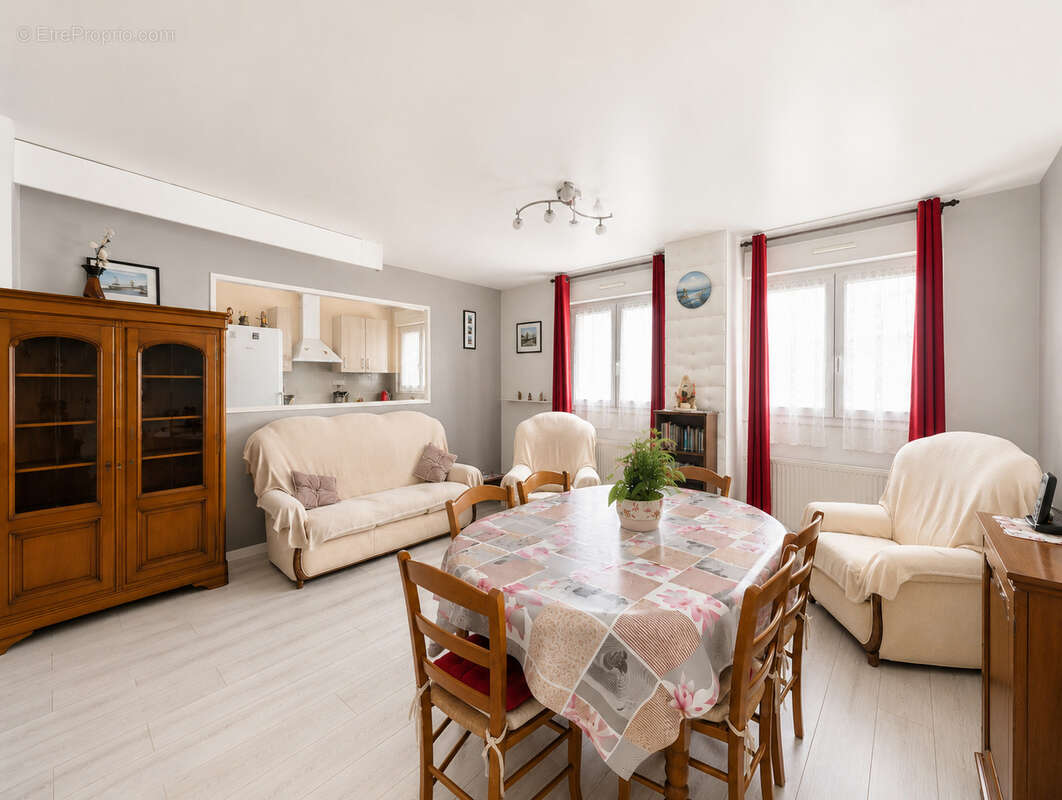 Appartement à LIEUSAINT