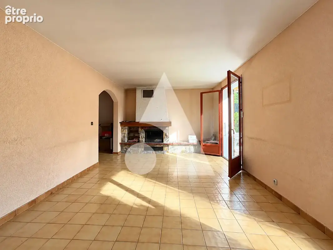 MOUXY  Maison mitoyenne avec jardin et beau potentiel - photo 10