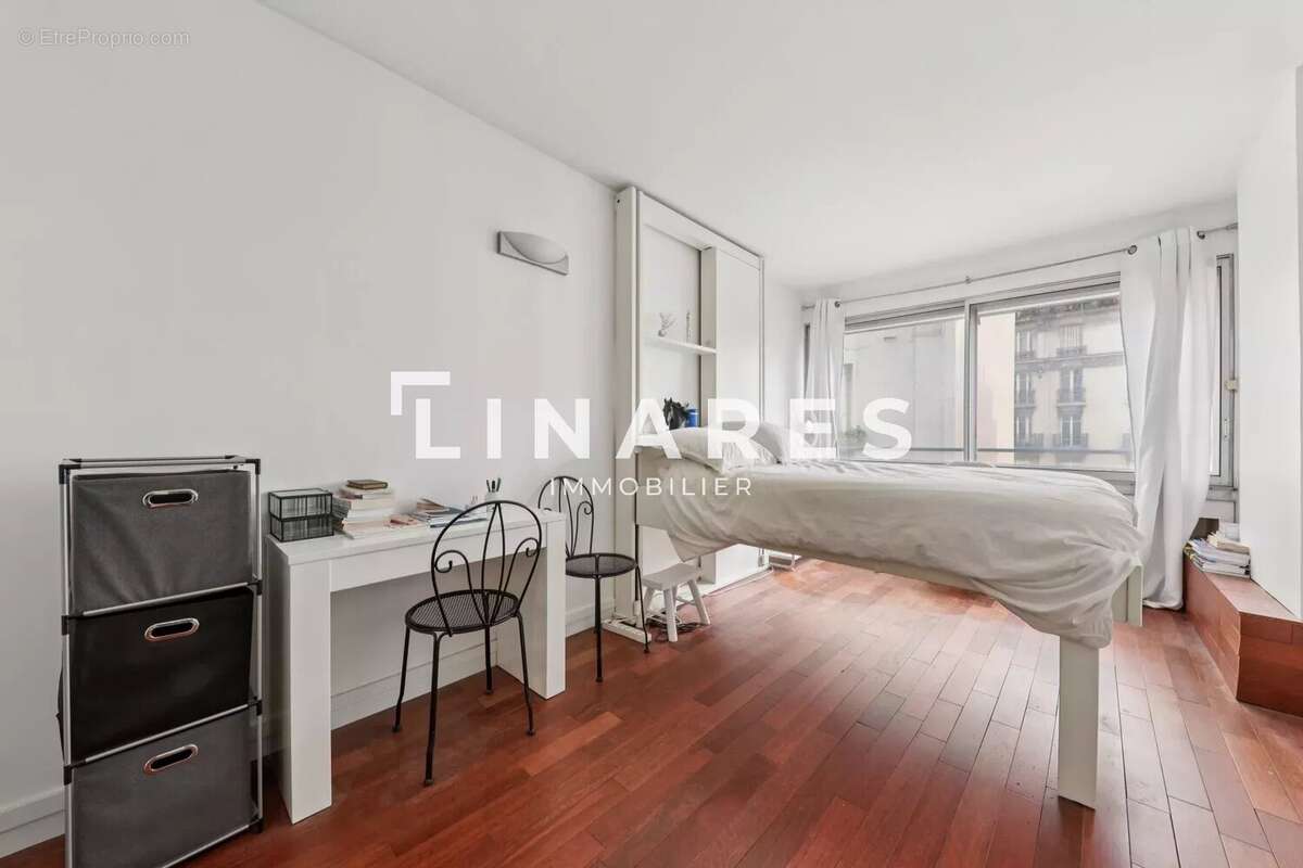 Appartement à PARIS-10E