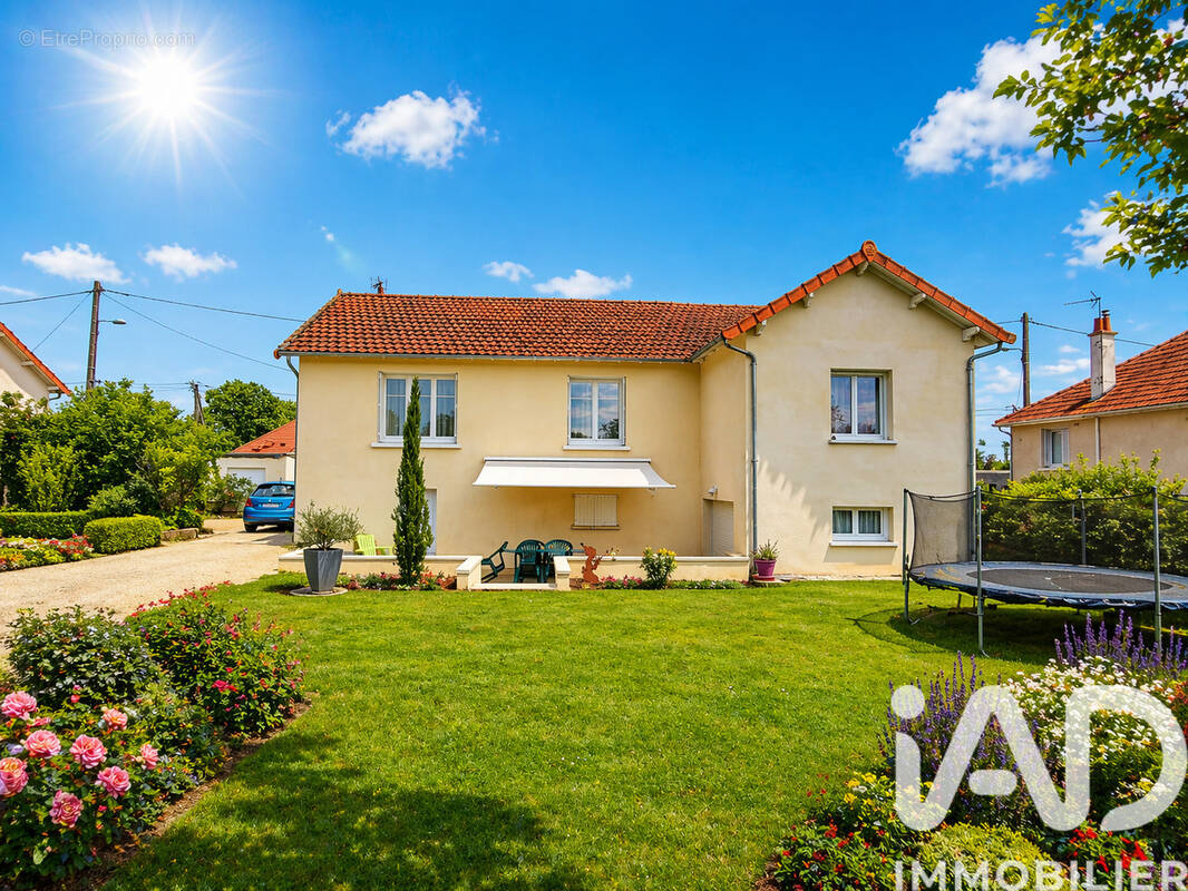 Photo 1 - Maison à CHATELLERAULT