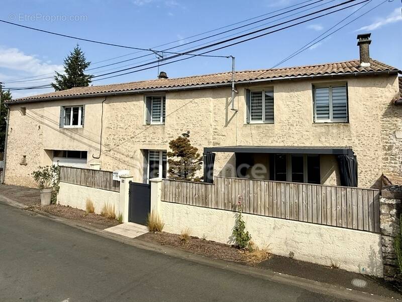 Maison à COURS