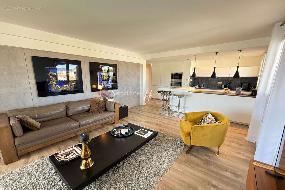 Appartement à COGOLIN