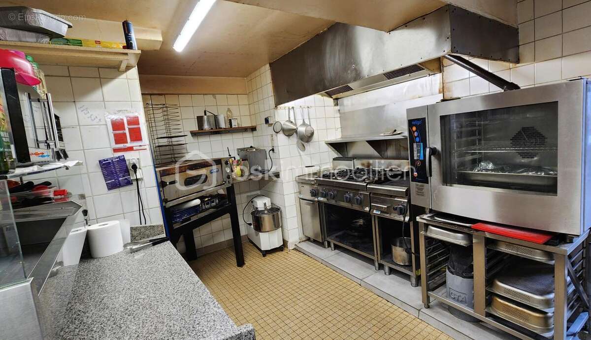 Commerce à SOULAIRE-ET-BOURG