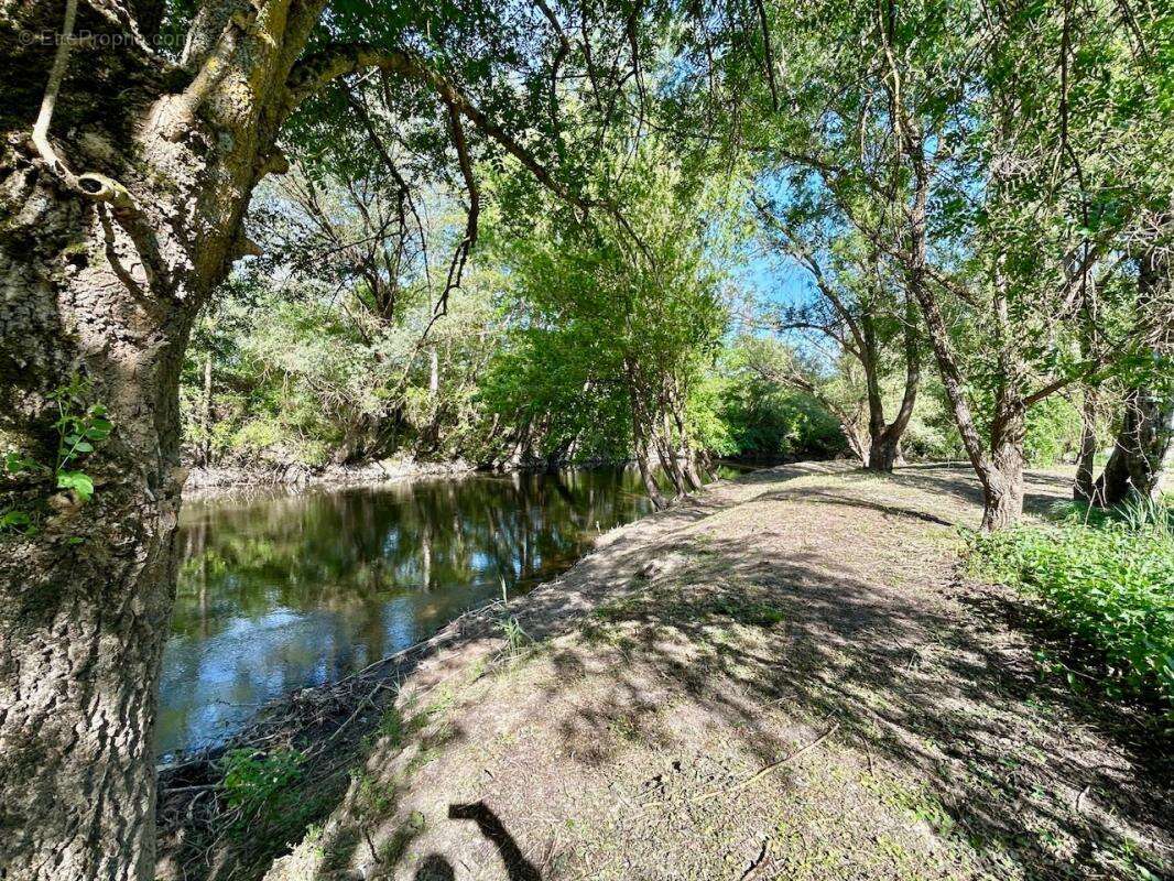 Terrain à GIEVRES