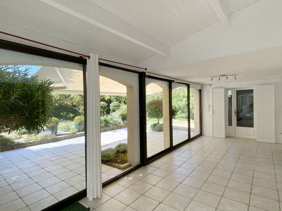 Charmante maison avec terrain arboré et piscine  à Uzès. - photo 6