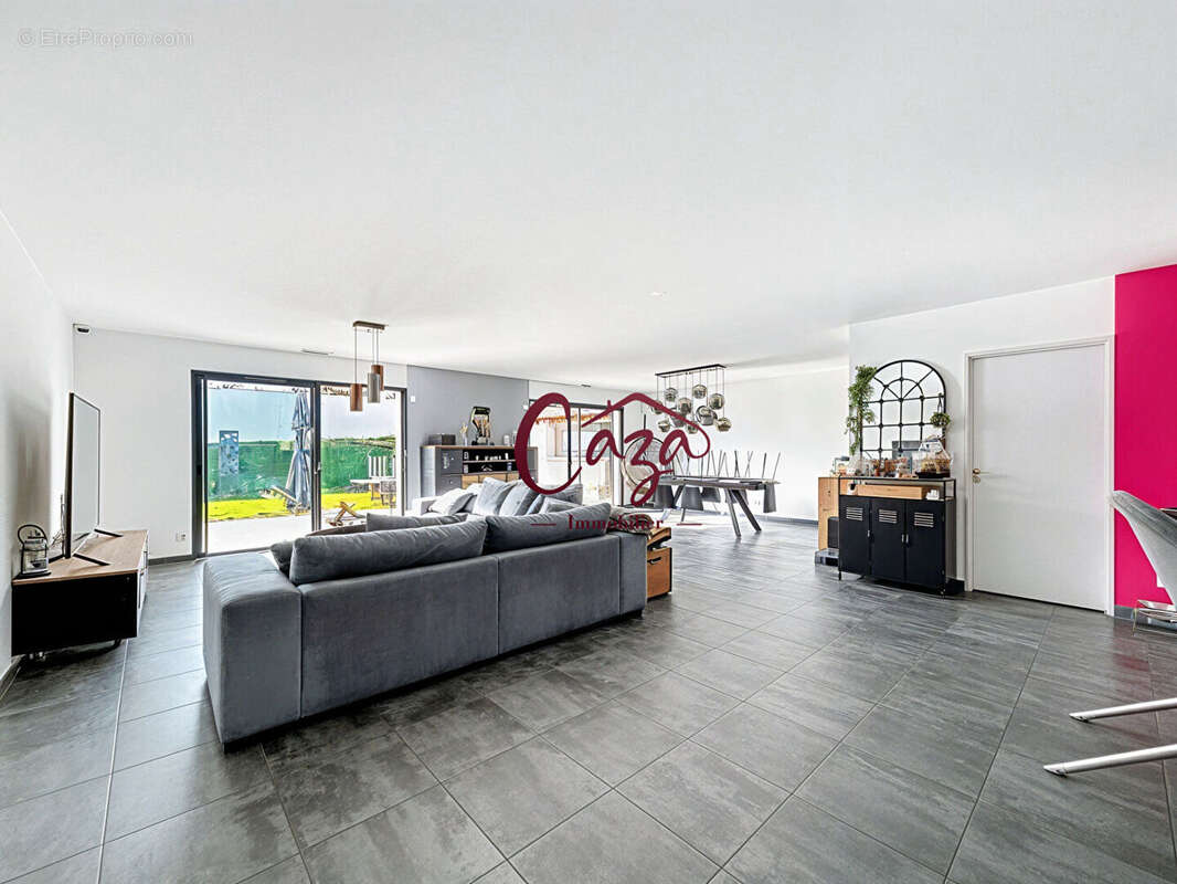 Maison à FARGUES-SAINT-HILAIRE