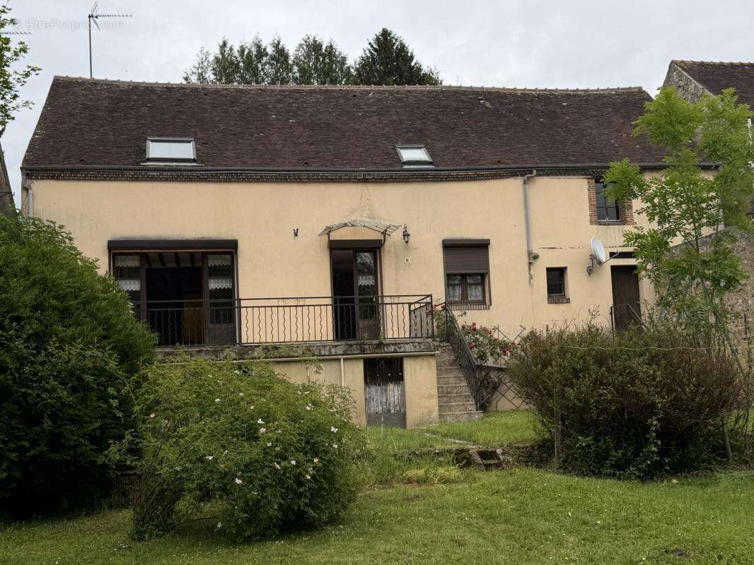Maison à MOUTIERS-AU-PERCHE