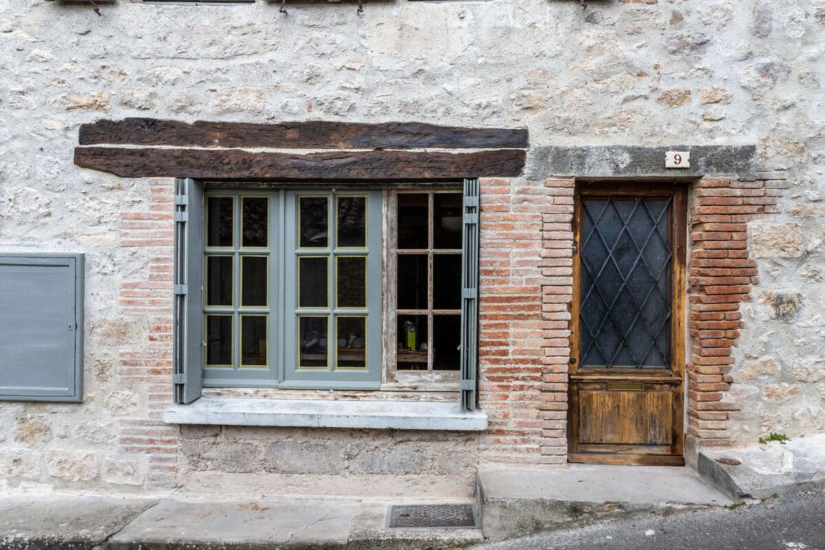 Village house to renovate - photo 2