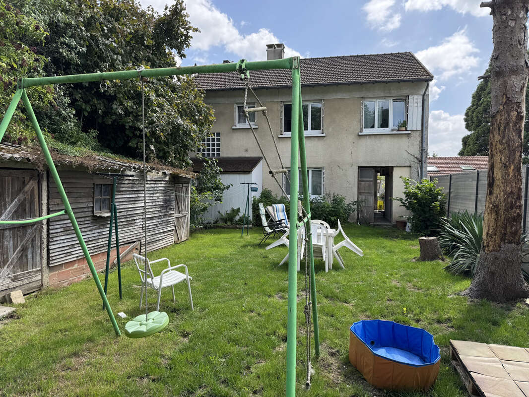 Maison à LE THILLAY