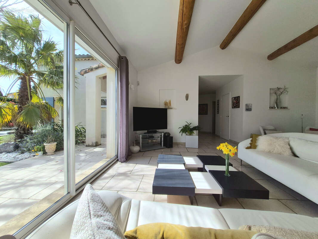 Maison à MORIERES-LES-AVIGNON