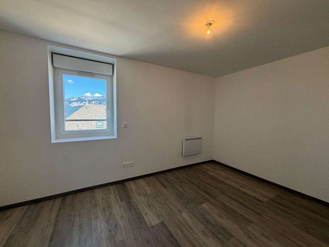 Appartement à MIRIBEL-LES-ECHELLES