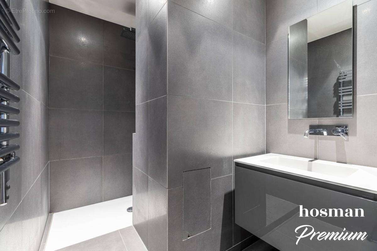 Appartement à PARIS-8E